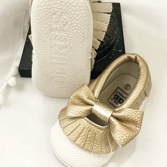 Baby Moccasins! Gold and White- Size: 3 Infant - Picture 3 of 3